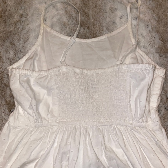 COPY - OLD NAVY Embroidered Swiss Dot Fabric A-LINE DRESS in WHITE - Picture 4 of 6